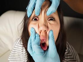 美女の顔面崩壊悪戯① 淫戯指編　サンプル画像05